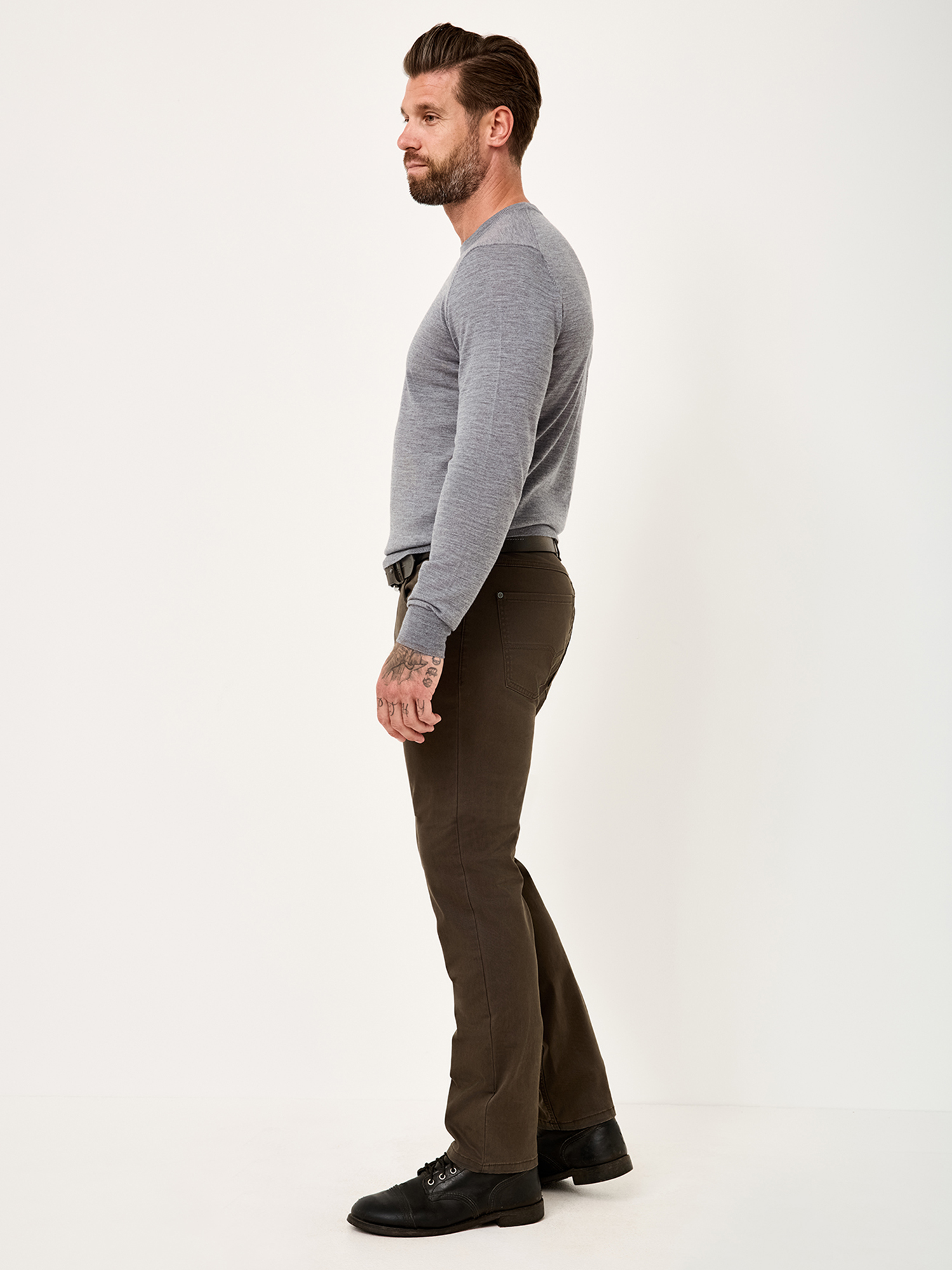 801607429400-1904_03_ay.jpg